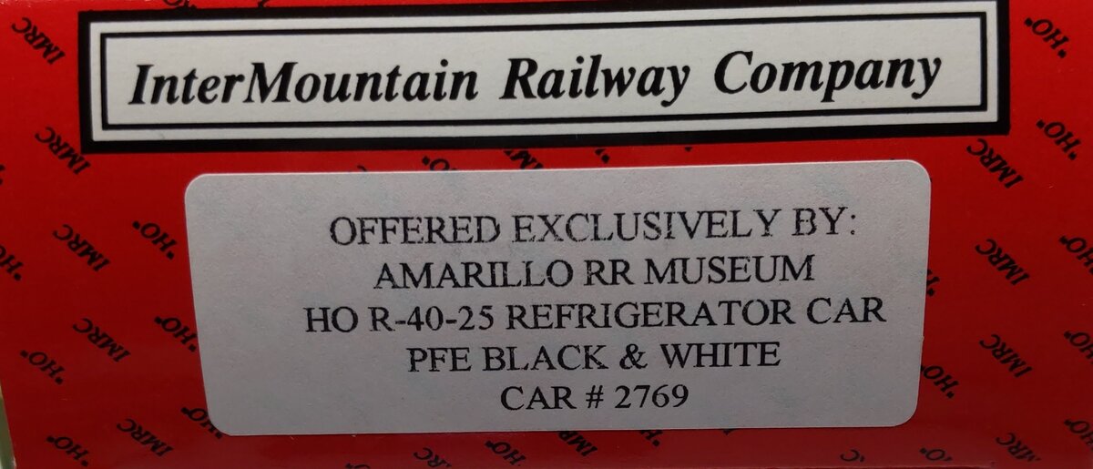 InterMountain 2769 HO Pacific Fruit Express Black/White Refrigerator Car R40-25
