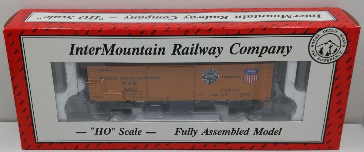 InterMountain 42576 HO Pacific Fruit Express Double Herald R40-25 Road #:42576