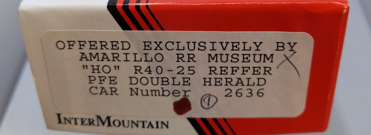 InterMountain 2636 HO Pacific Fruit Express R40-25 Reefer Double Herald Car Kit
