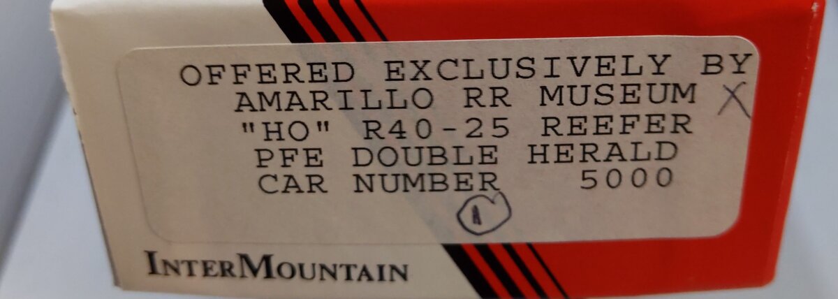 InterMountain 5000 HO Pacific Fruit Express R40-25 Reefer Double Herald Car Kit