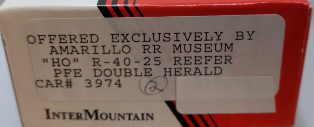 InterMountain 3974 HO Pacific Fruit Express R-40-25 Reefer Double Herald Car Kit