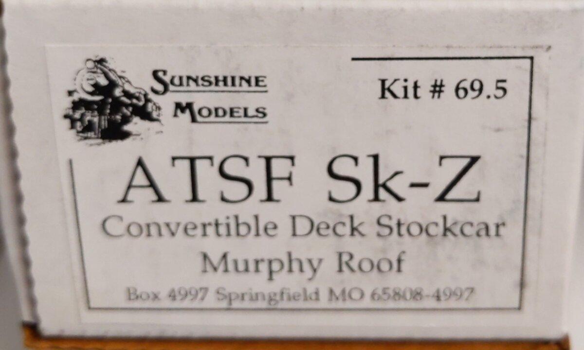 Sunshine Models 69.5 HO Atchison/Topeka/Santa Fe Convertible Deck Stockcar Kit