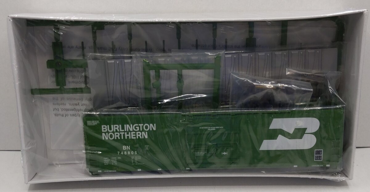 Walthers 932-4775 HO 50' FGE Burlington Northern Insulated Box Car Road#:748805