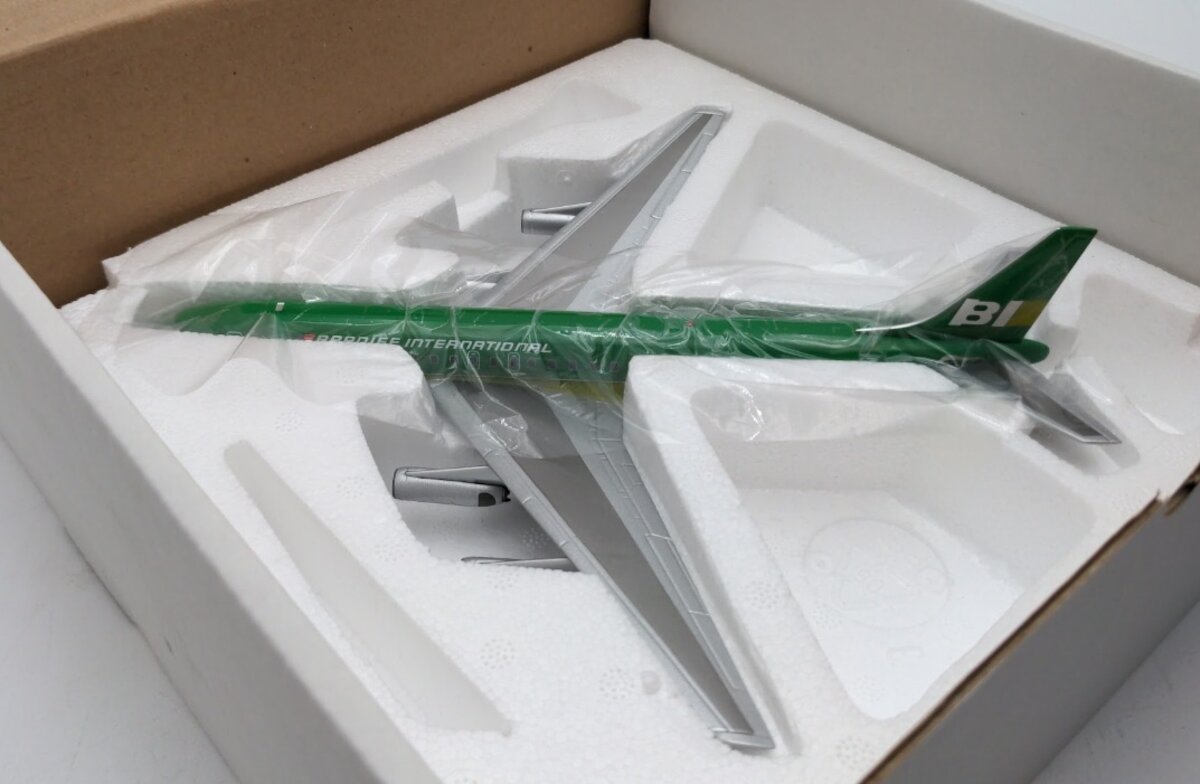 Aviation 200 AV2DC80611B 1:200 Braniff International DC-8-62 McDonnell Douglas