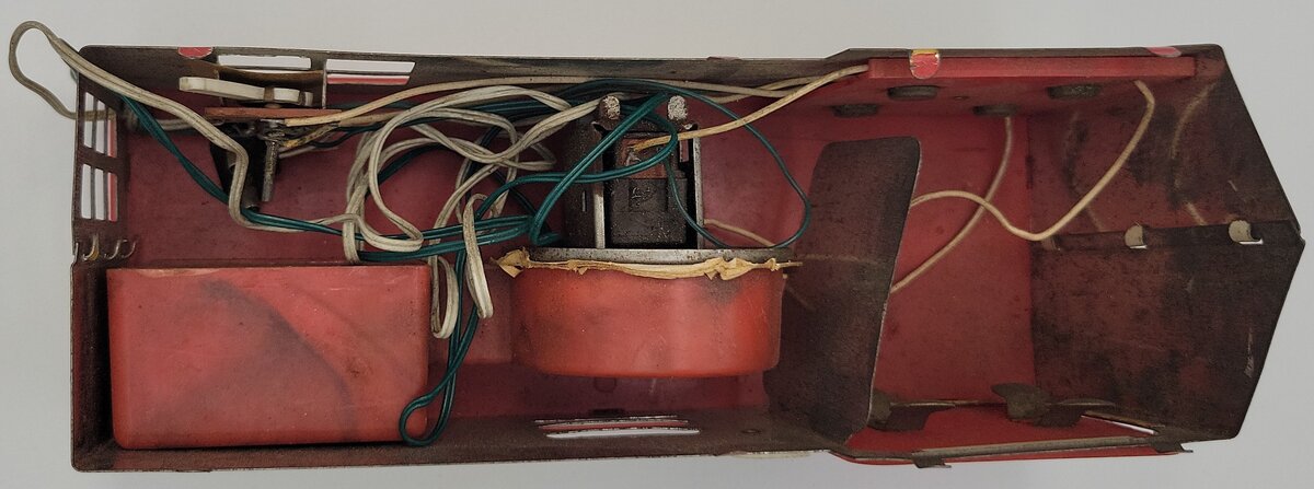 Marx 081424 Prewar Yellow Tinplate HO Whistle Station with Wiring - Incomplete
