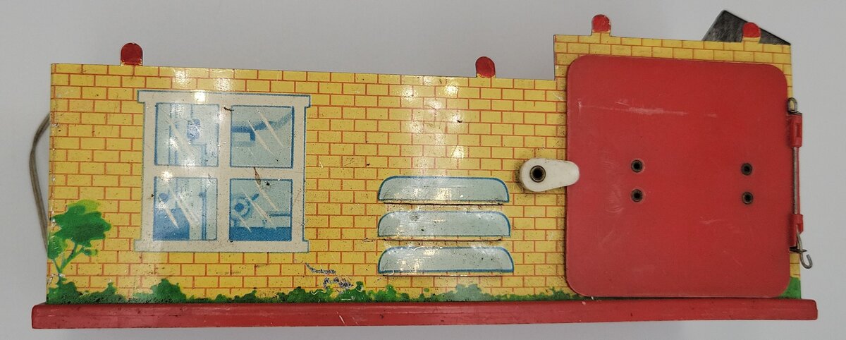 Marx 081424 Prewar Yellow Tinplate HO Whistle Station with Wiring - Incomplete