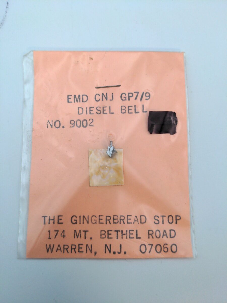 The Gingerbread Stop 9002 HO EMD CNJ GP7/9 Diesel Bell