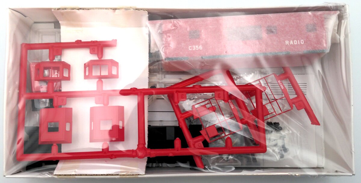 Walthers 932-4361 HO Erie Lackawanna International Bay Window Caboose #366