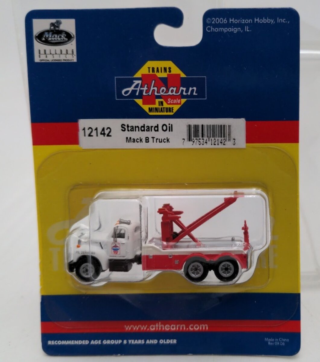 Athearn 12142 N Scale Standard Oil Mack B Tow Truck