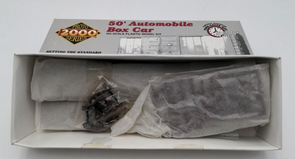 Life Like 30308 HO Proto 2000 Series 50' Automobile Freight Box Car # 8524 Kit