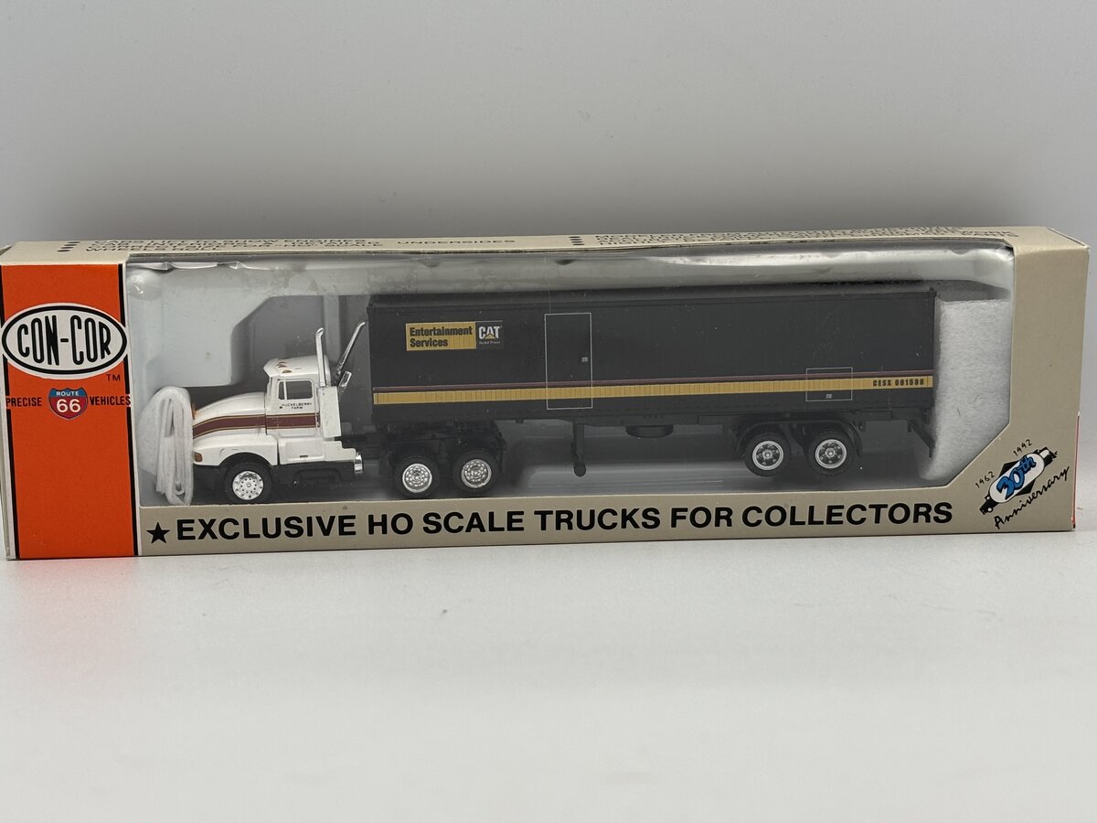 Con-Cor 0004-009613 HO 40' Caterpillar w/Tractor & Chassis