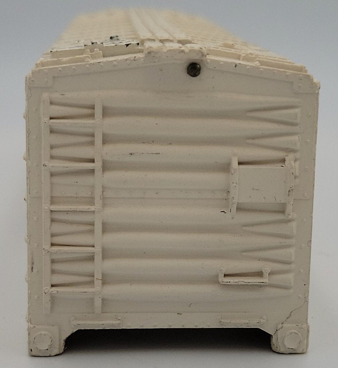 Lionel 3472-61 White Milk Car Shell w/ Operating Hatch and Broken Door Frames