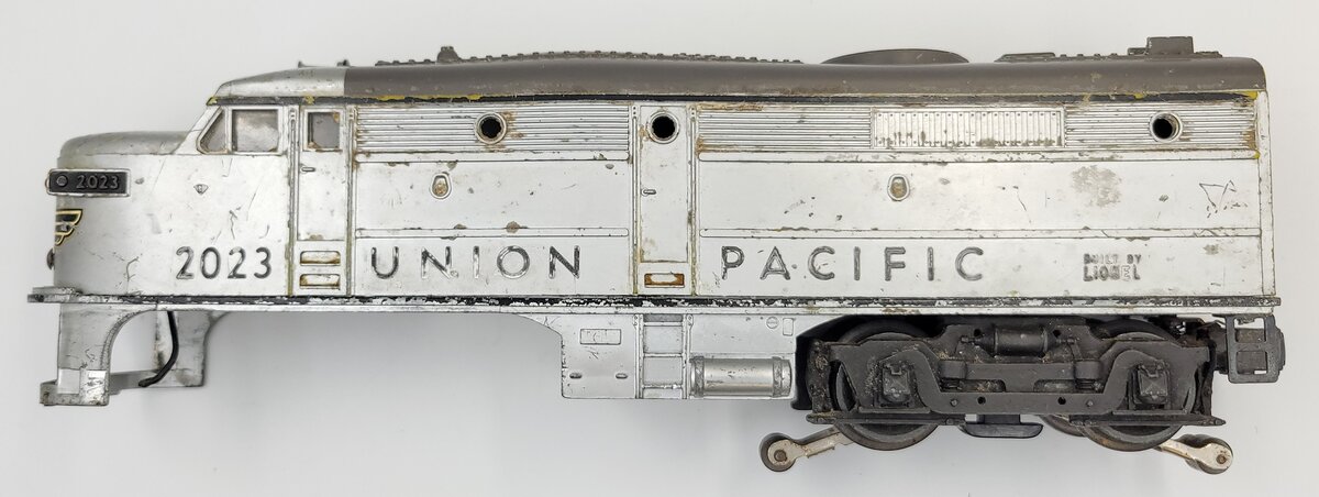 Lionel 2023T Union Pacific Silver & Gray Alco Dummy A for Parts or Repair