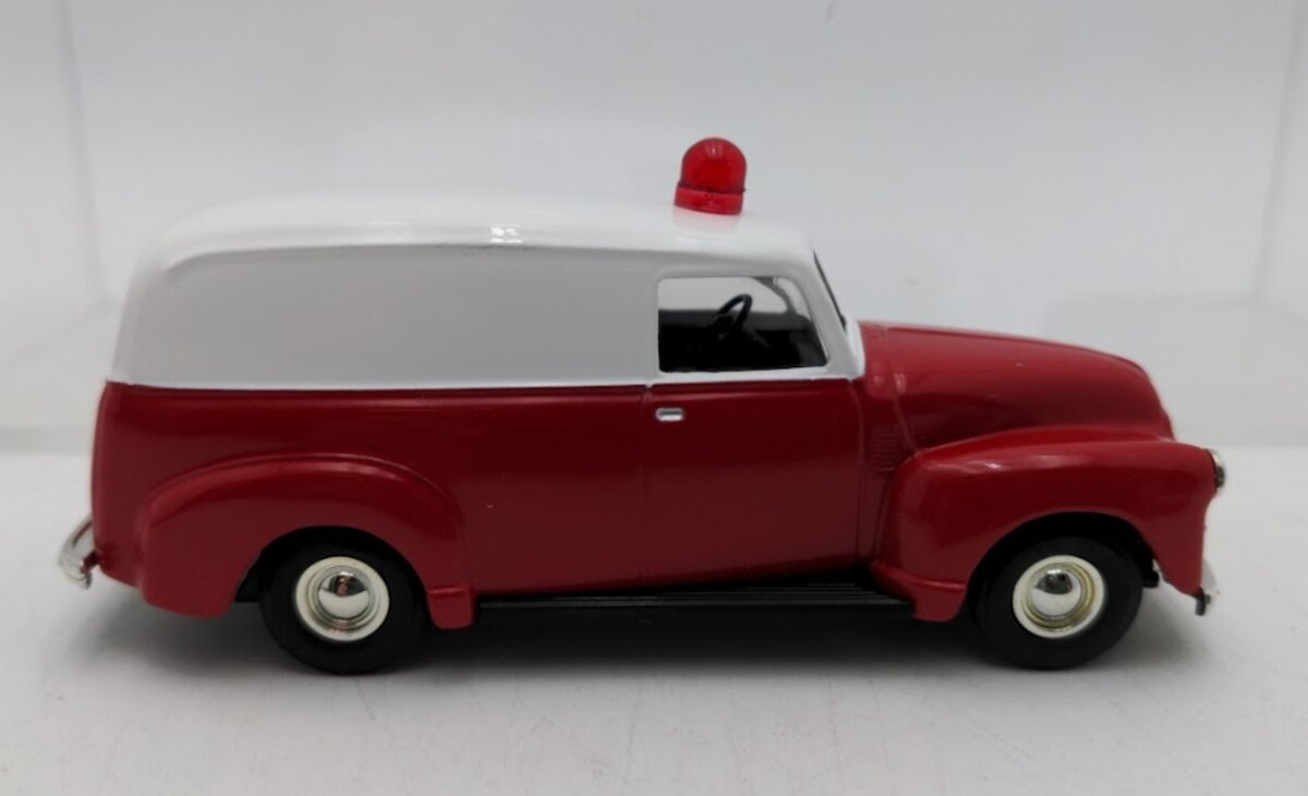 Ertl 20654P Red / White Diecast 1950 Chevy Panel Van Ambulance