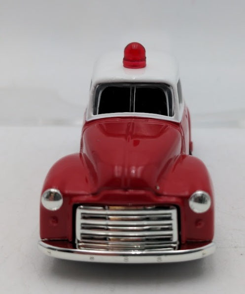 Ertl 20654P Red / White Diecast 1950 Chevy Panel Van Ambulance