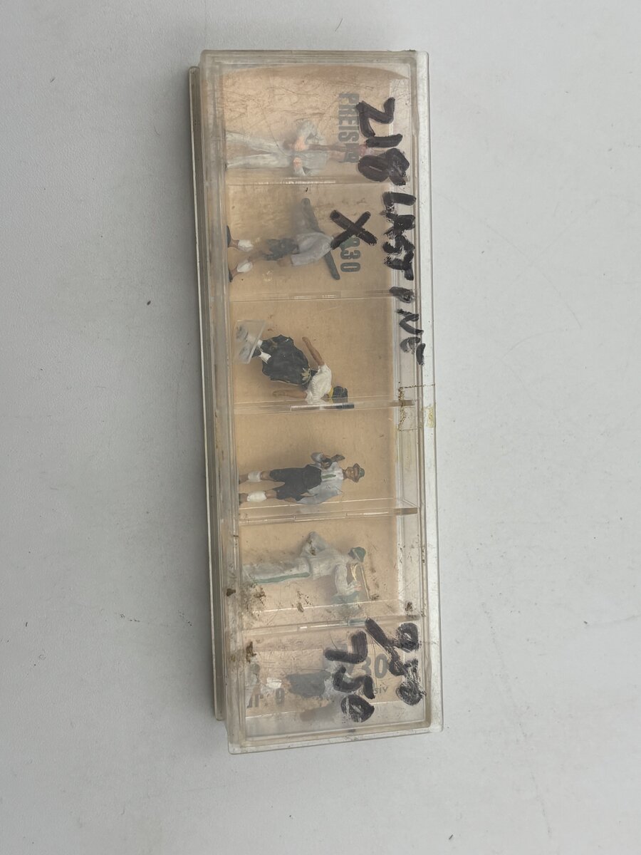 Preiser 230 HO 1:90 Ceremonial Marching Parade Mini-Figures