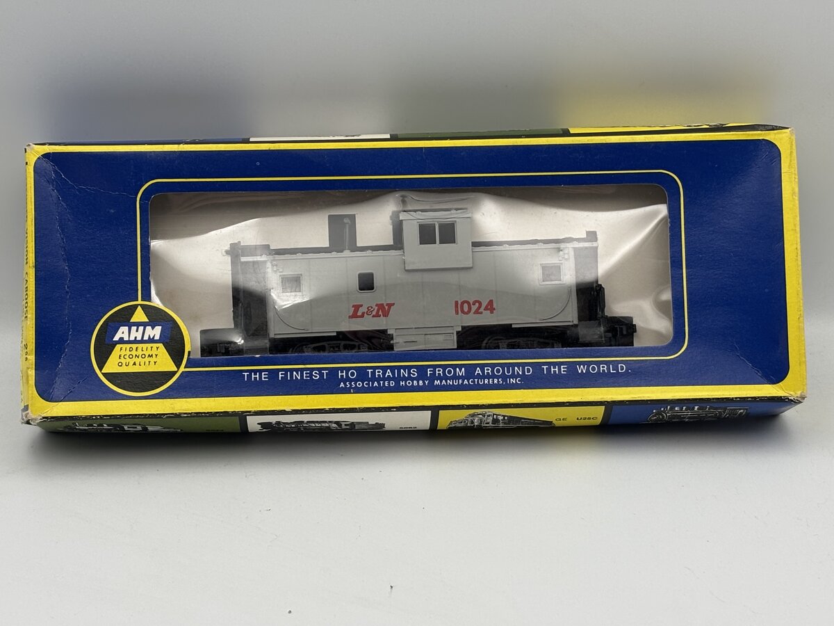 AHM 5485C HO Scale Louisville Nashville L&N Extended Vision Caboose 1024
