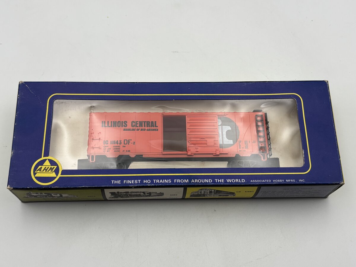 AHM 5486H HO Scale Illinois Central Boxcar IC 11143