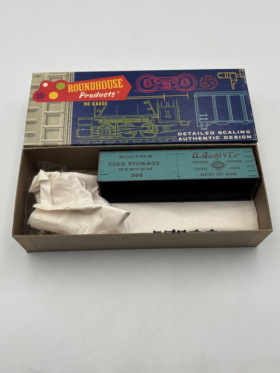 Roundhouse 3144 HO Scale 36' Billboard Refrigerator Booth Car