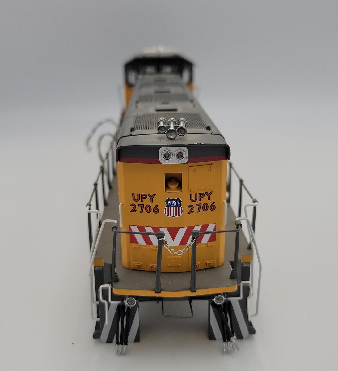 Lionel 2706-1 O Gauge Union Pacific Diesel Legacy Genset Switcher Shell #2706