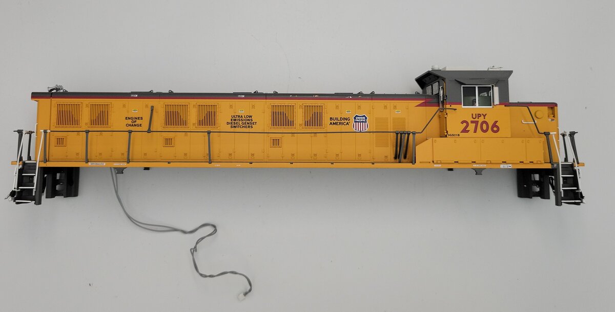 Lionel 2706-1 O Gauge Union Pacific Diesel Legacy Genset Switcher Shell #2706
