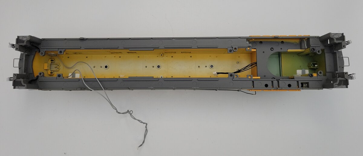 Lionel 2706-1 O Gauge Union Pacific Diesel Legacy Genset Switcher Shell #2706