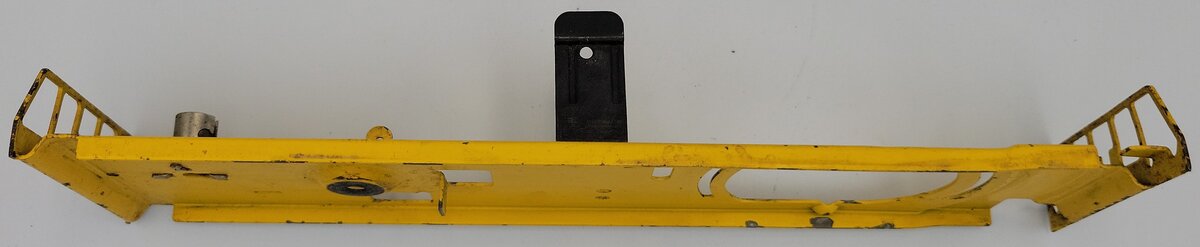 Lionel 628-18 Yellow 44-Ton Diesel Switcher Frame with Lamp Socket and Bracket