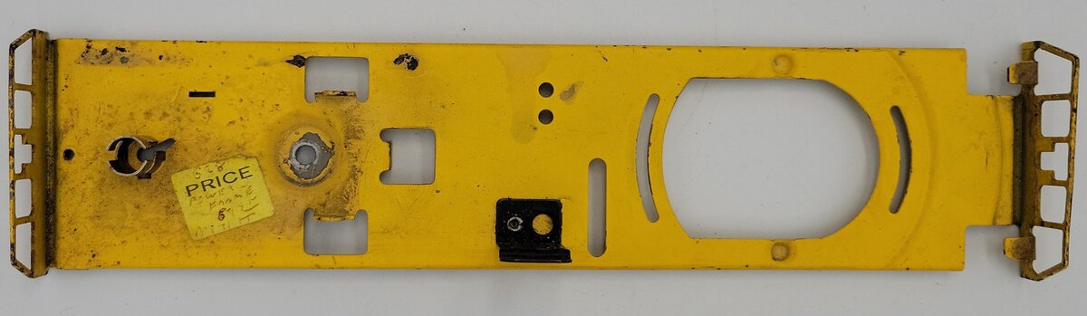 Lionel 628-18 Yellow 44-Ton Diesel Switcher Frame with Lamp Socket and Bracket