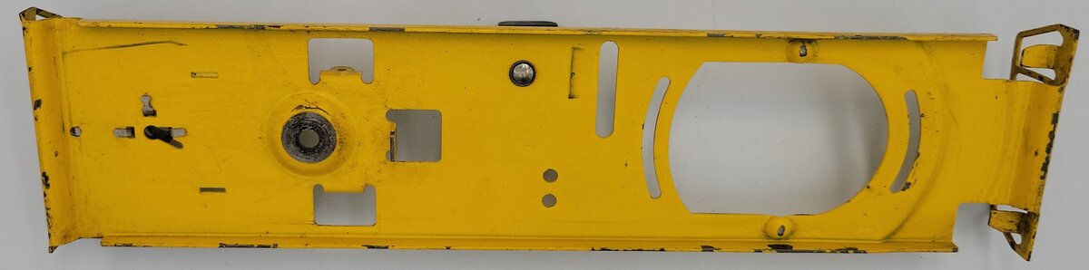 Lionel 628-18 Yellow 44-Ton Diesel Switcher Frame with Lamp Socket and Bracket