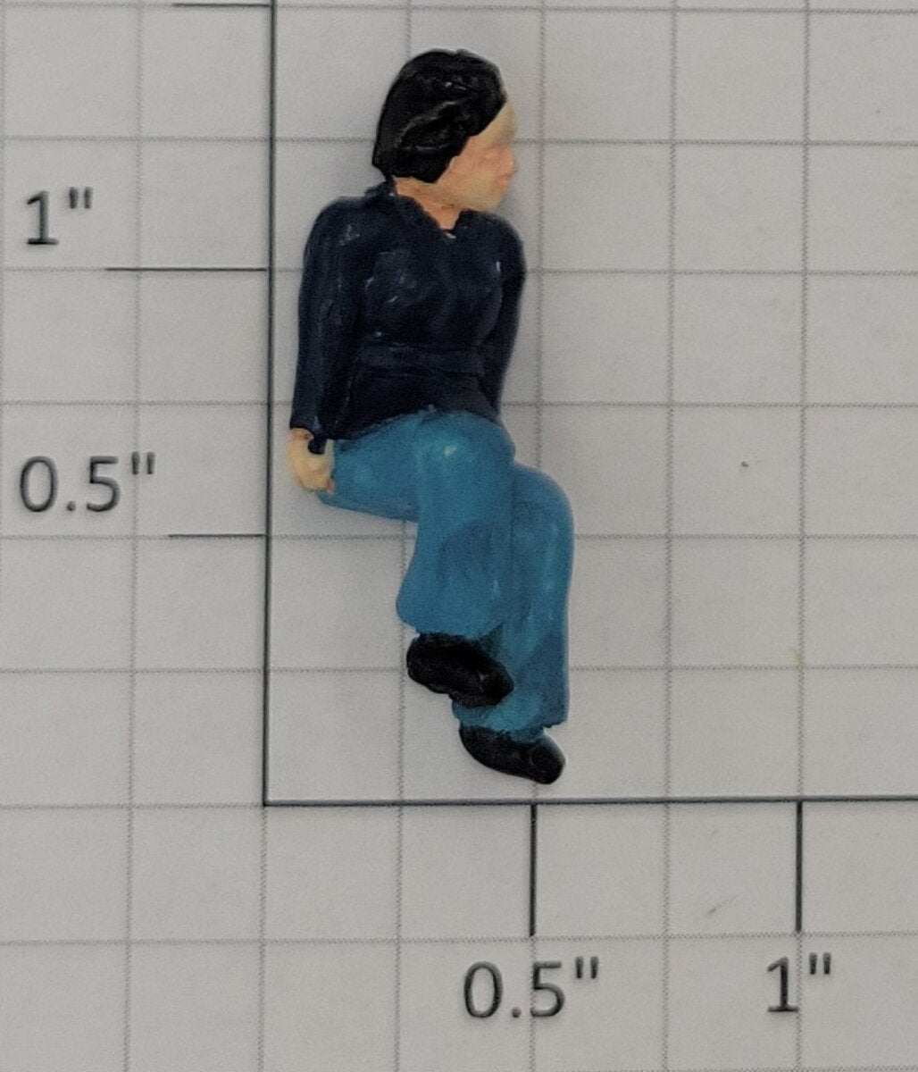 Acme 0817-21 O Gauge Sitting Passenger in Blue Outfit