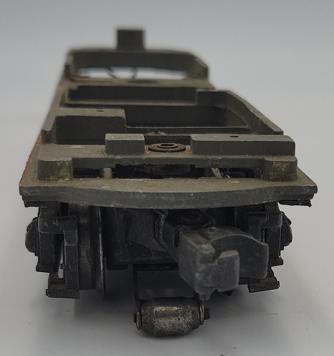 Lionel 2023-48 Gray Alco Frame with Red Striping and Rear Trucks and Coupler