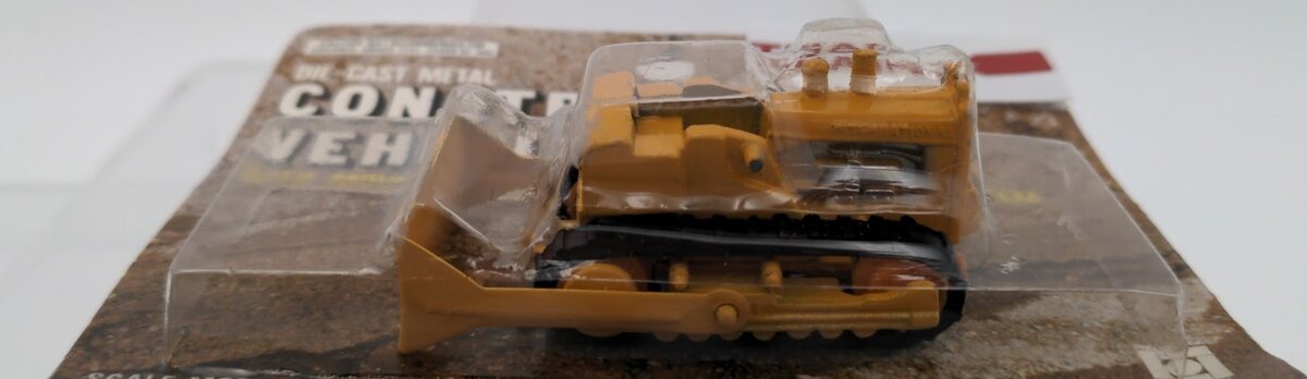 Acme 8101/6 1:64 Scale By Product of Universal Yellow Bulldozer Diecast Metal