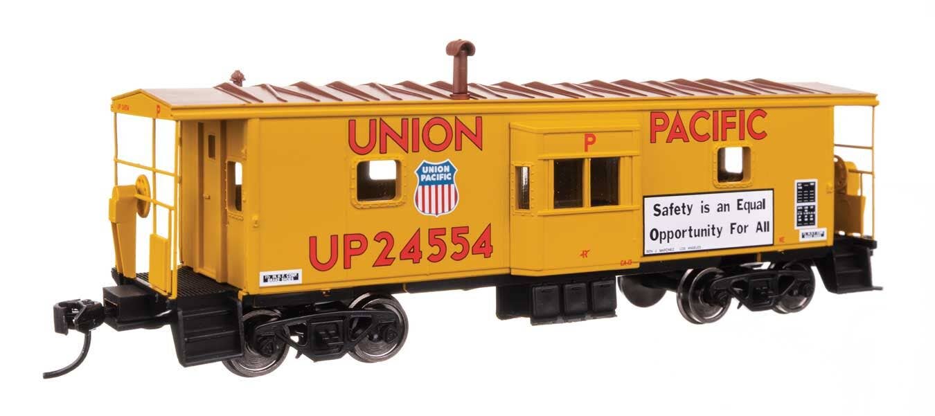 Walthers 910-8681 HO Union Pacific International Bay Window Caboose RTR #24508