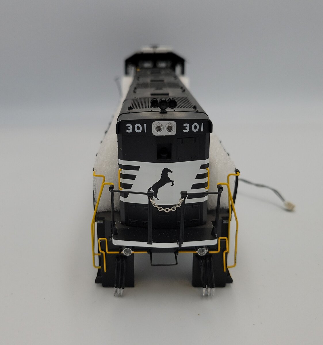 Lionel 2133120 O Gauge Norfolk Southern Legacy Genset Diesel Switcher Shell #301