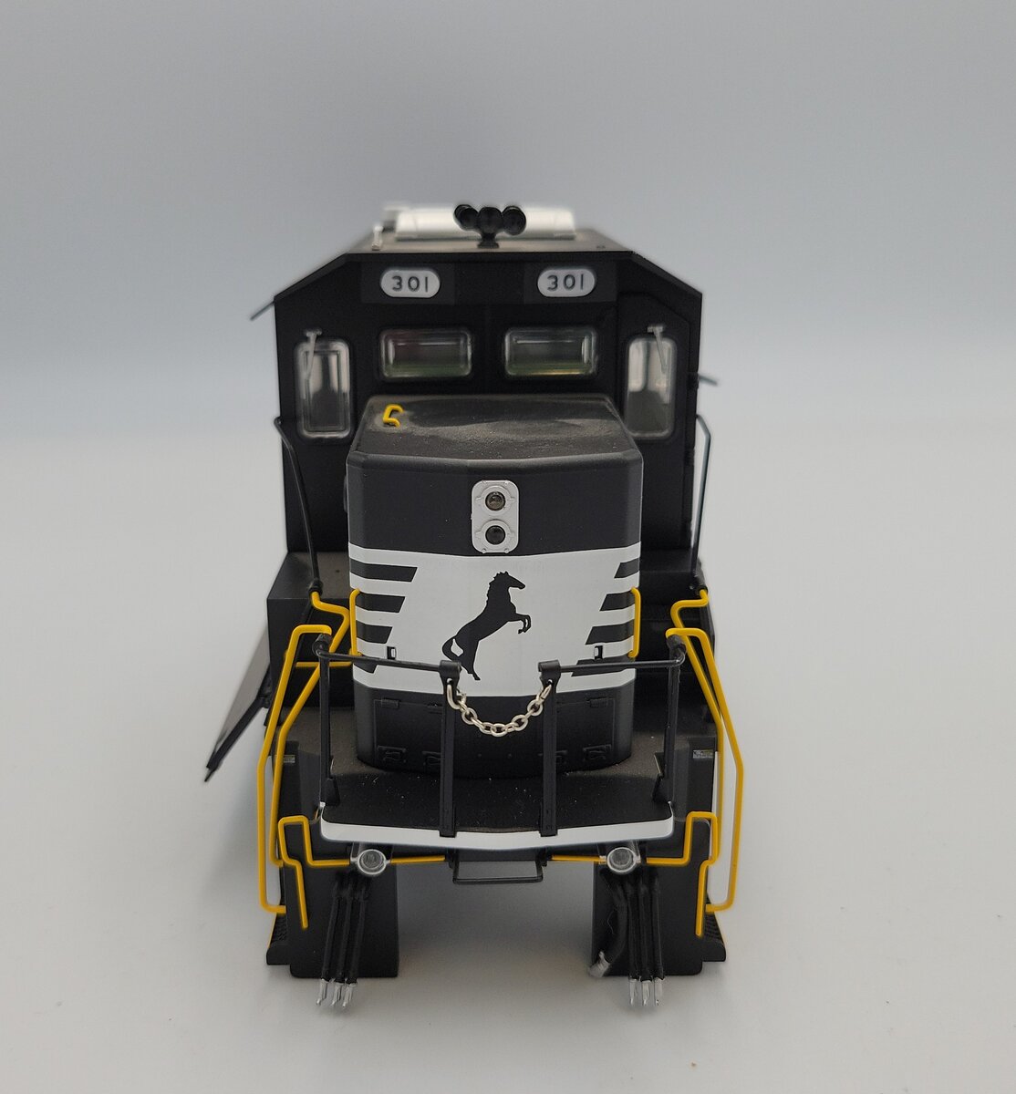 Lionel 2133120 O Gauge Norfolk Southern Legacy Genset Diesel Switcher Shell #301