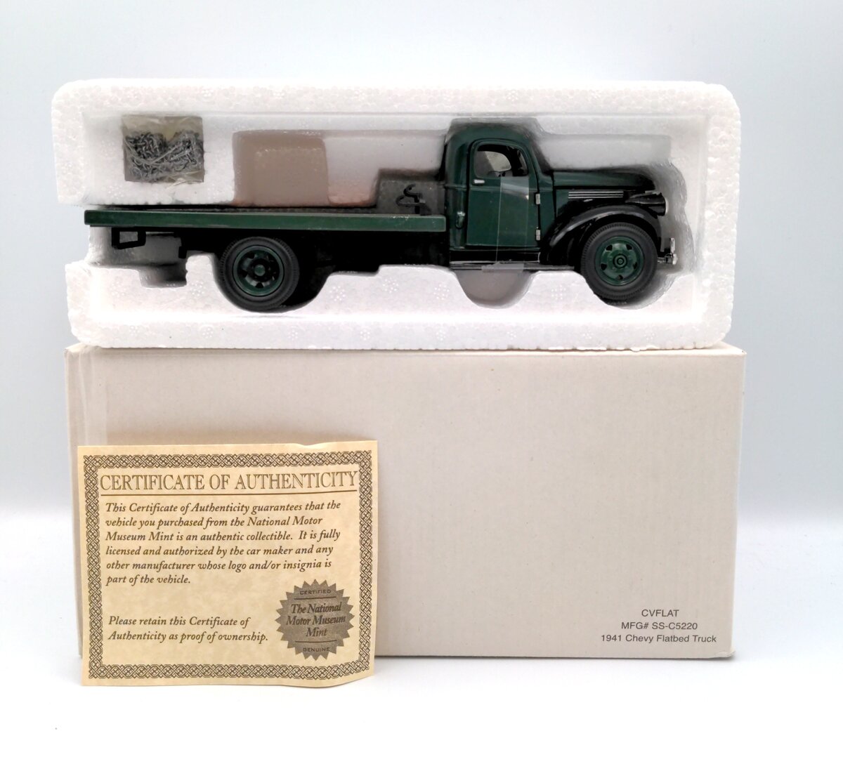 National Motors Museum Mint SS-C5220 1941 Chevy Flatbed Model Truck