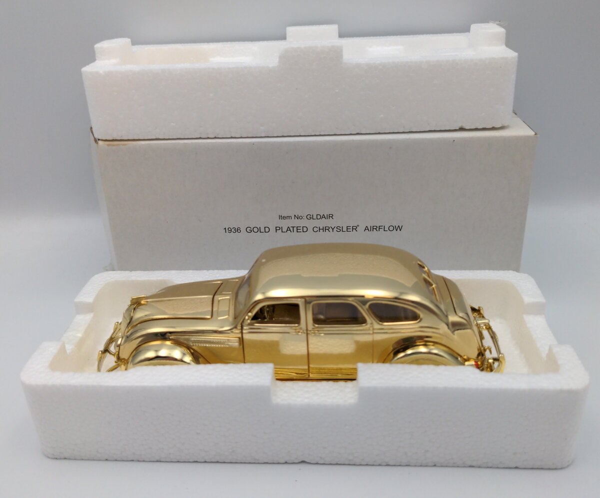 National Motors Museum Mint GLDAIR 1:32 1936 Gold Plated Chrysler Airflow