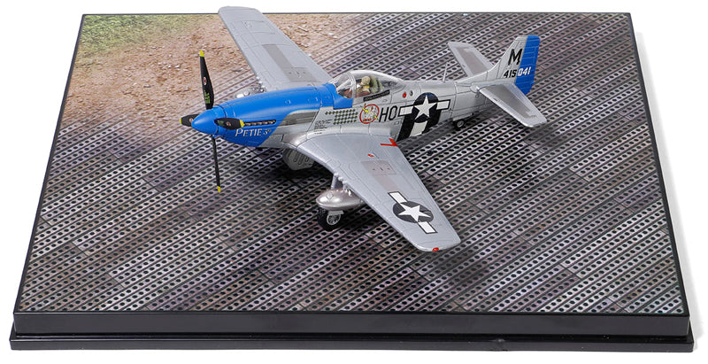 Forces of Valor 812013A 1:72 North American P-51D Mustang Aircraft