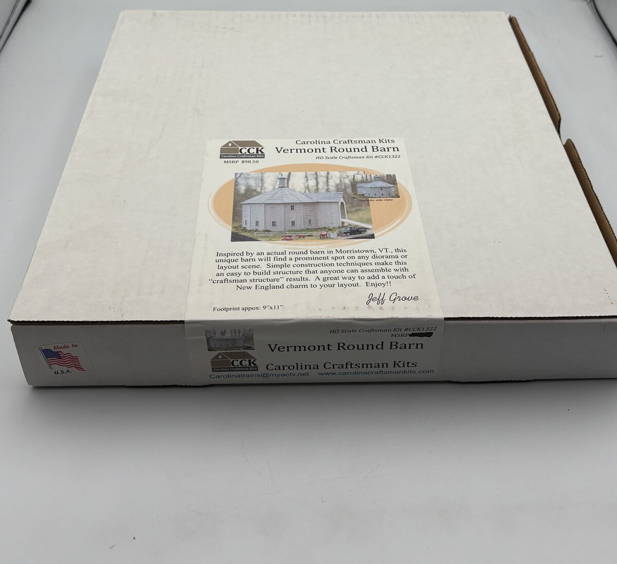 Carolina Craftsman CCK1322 HO Scale Vermont Round Barn 9" x 11"