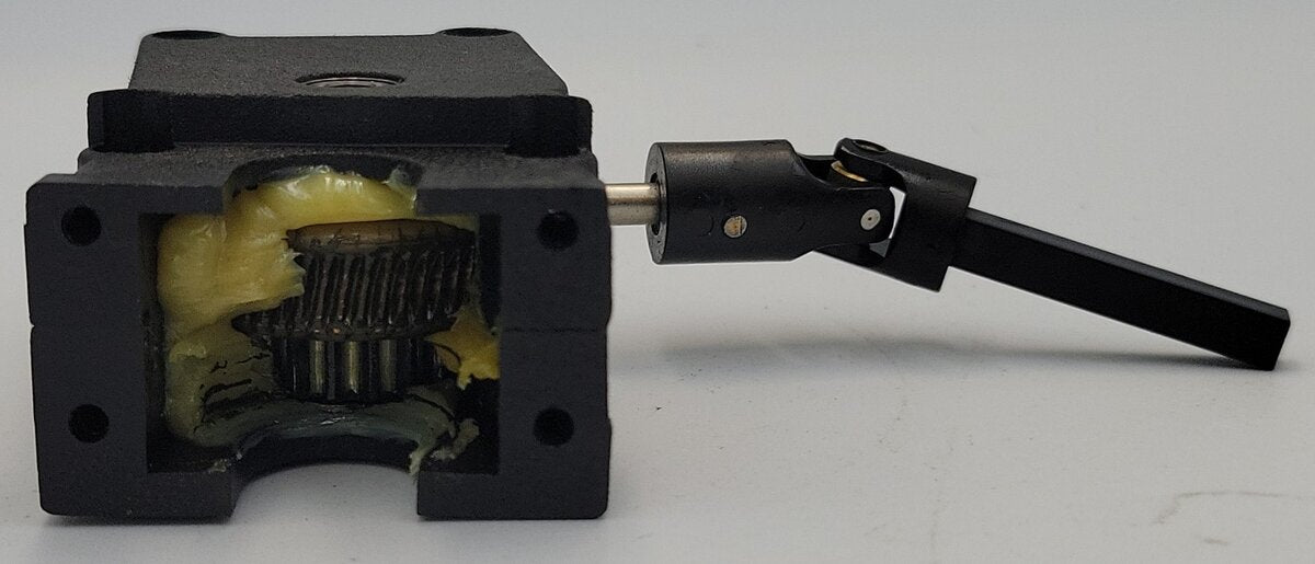 MTH EG-1500000 One Gauge Hudson 4-6-4 Gearbox with Drive Shaft Assembly