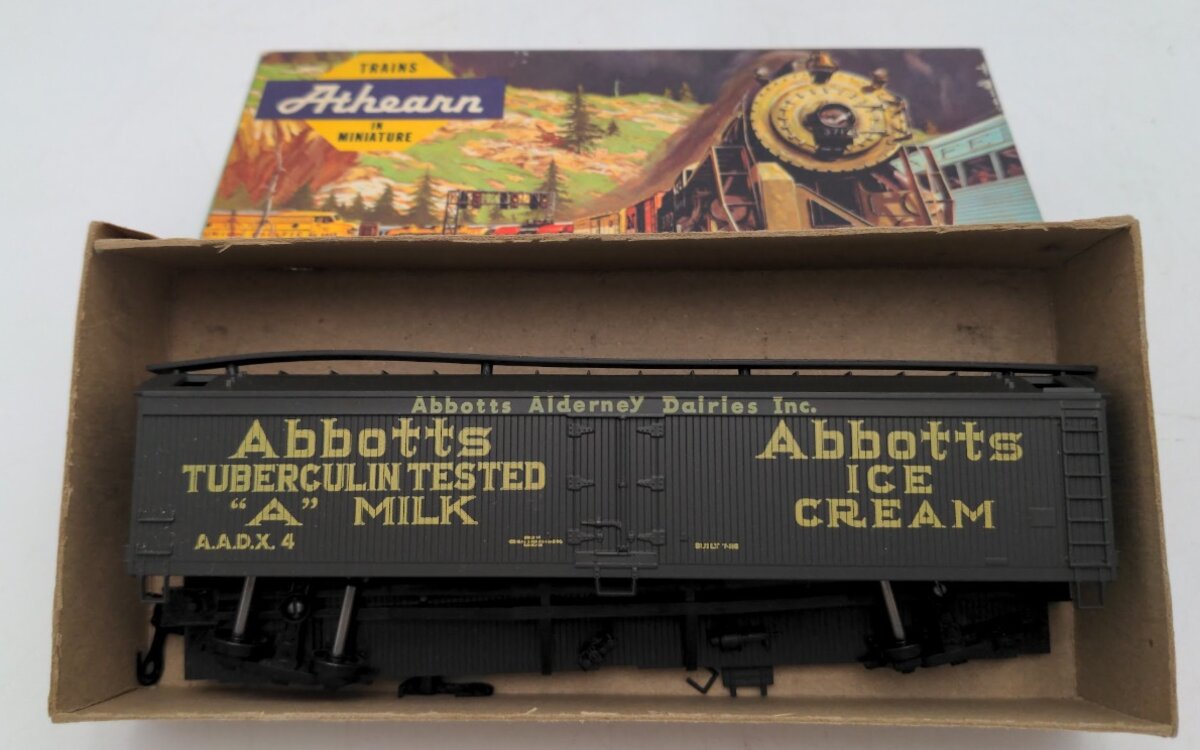 Athearn 5346 50' Express Reefer Abbotts Ice Cream AADX Kit