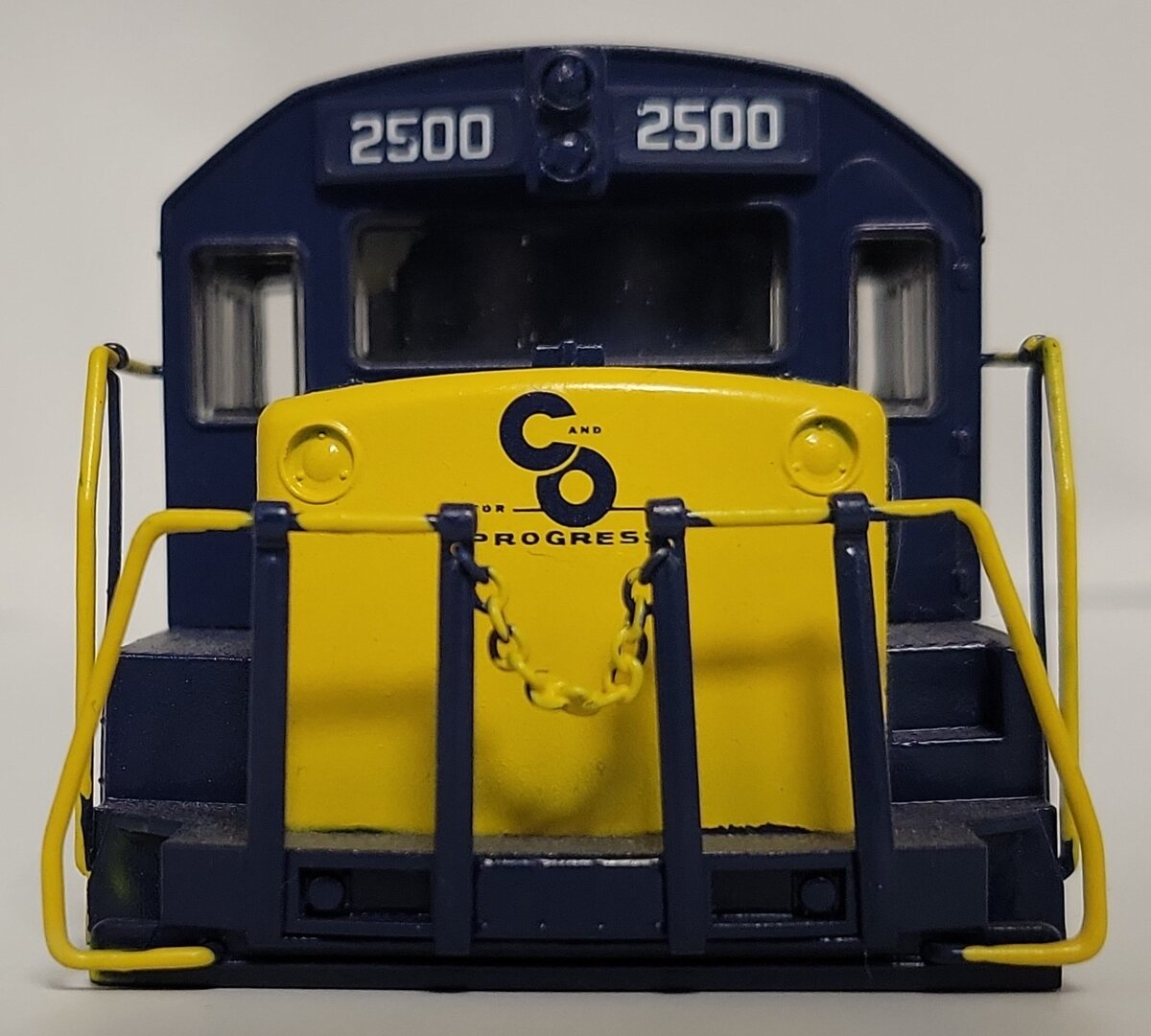 Lionel 2500-1 O Scale Chesapeake & Ohio GE U25B Diesel locomotive Shell #2500