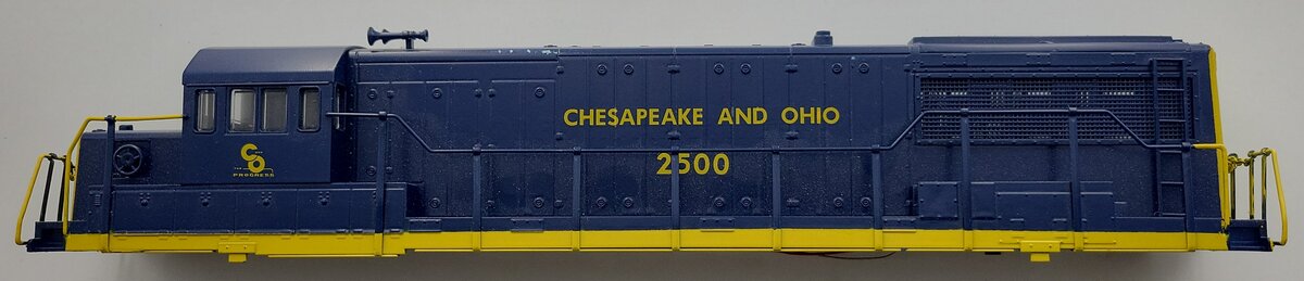 Lionel 2500-1 O Scale Chesapeake & Ohio GE U25B Diesel locomotive Shell #2500