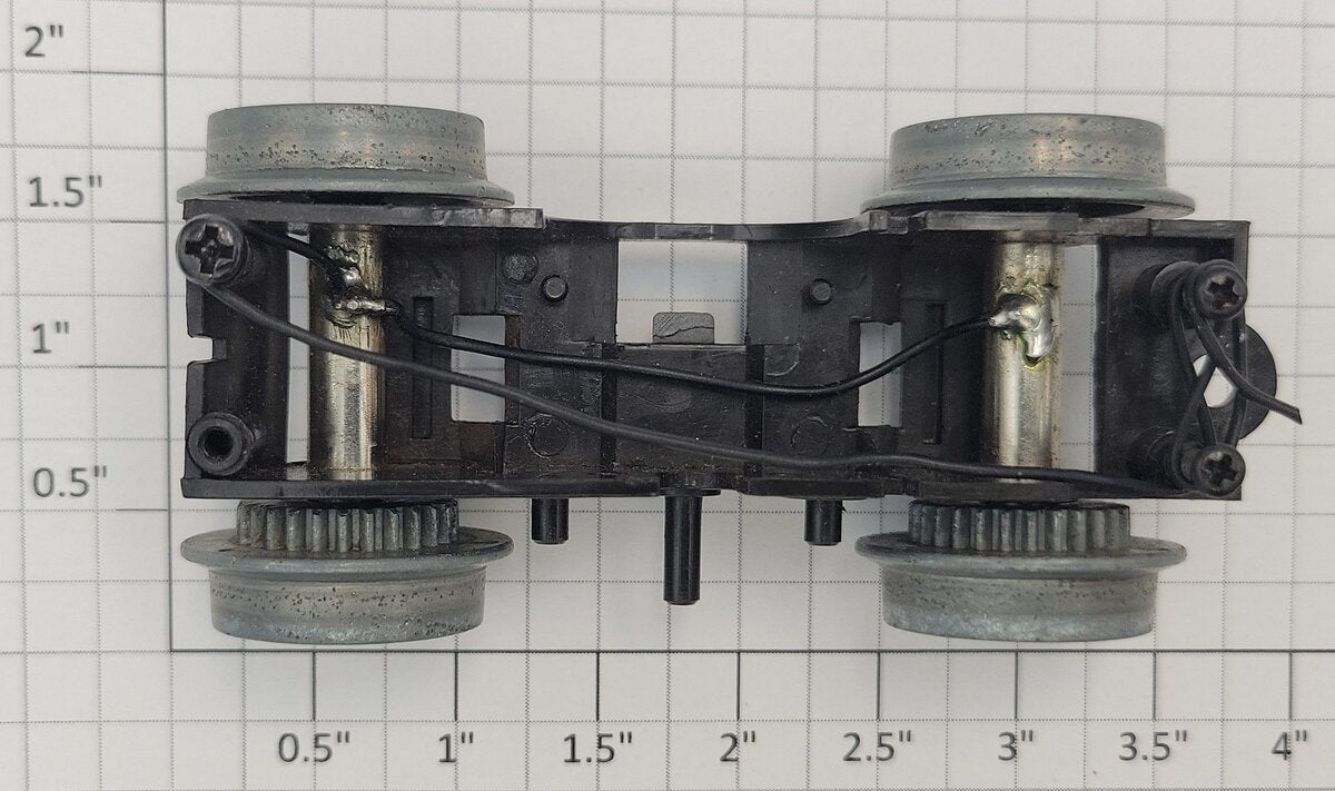 Lionel 28857-101 O Gauge GP Plastic Motor Truck Frame w/ Wheels