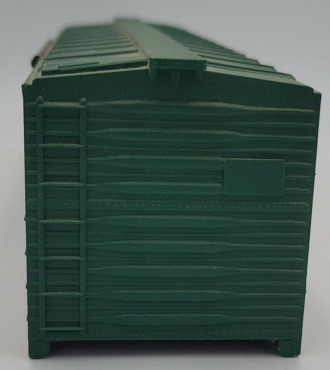 KMT 12273-1 Green Vermont Railway Boxcar Shell and Frame with Sliding Plug Doors