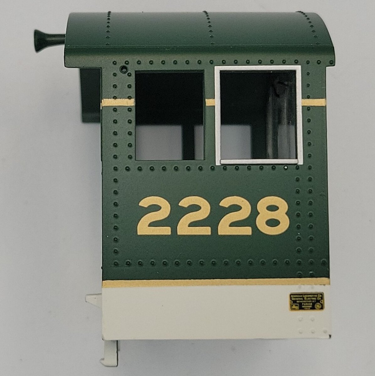 MTH 20-2795-2 O Gauge SR Alco S-2 Diesel Switcher Shell w/ Trim #2228