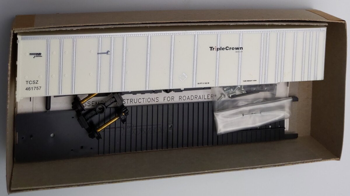 Bowser 55504 HO 53' RoadRailer Platewall Trailer Triple Crown Kit #: 461757