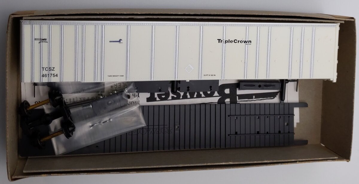 Bowser 55504 HO 53' RoadRailer Platewall Trailer Triple Crown Kit #: 461754