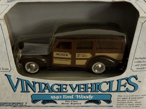 Ertl 2517 1:43 Scale Moser 1940 Ford Woody Die Cast Vintage Vehicles LN/Box