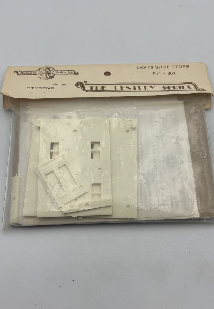 Magnuson Models 801 HO Scale Don's Shoe Store Build Kit